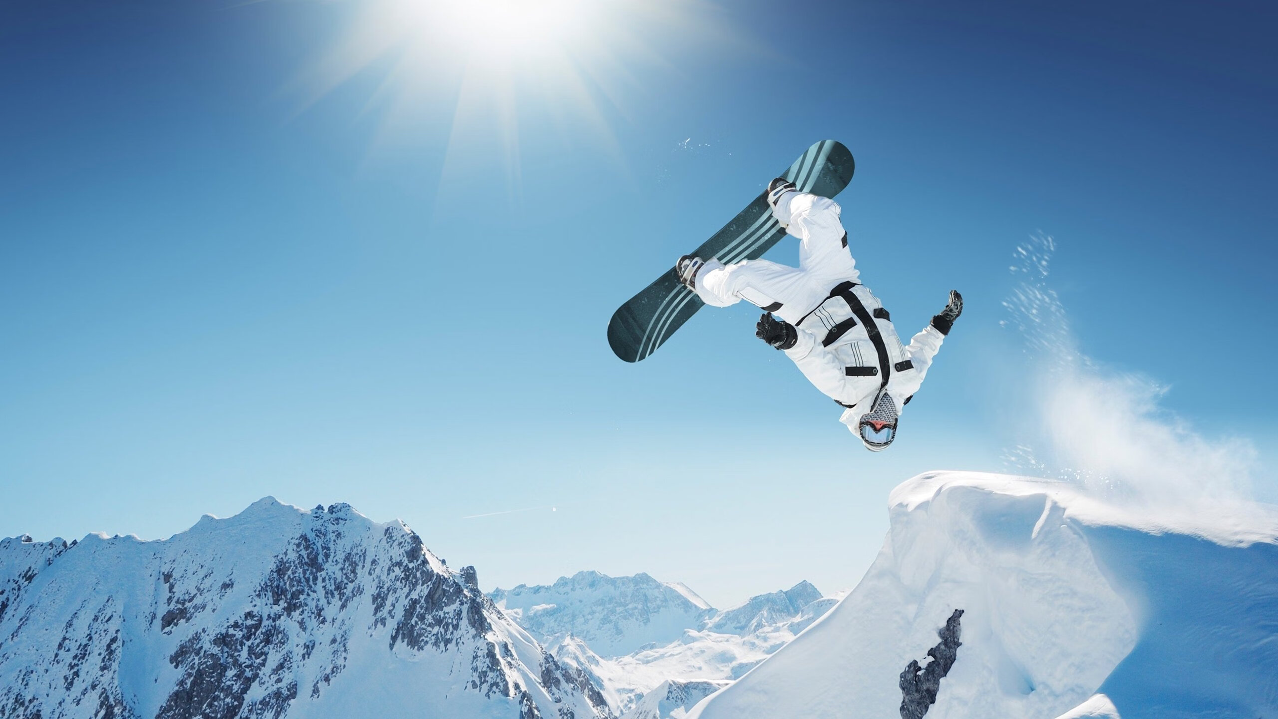 冲浪滑翔伞表演,天空与海洋的运动盛宴,滑翔伞冲浪板