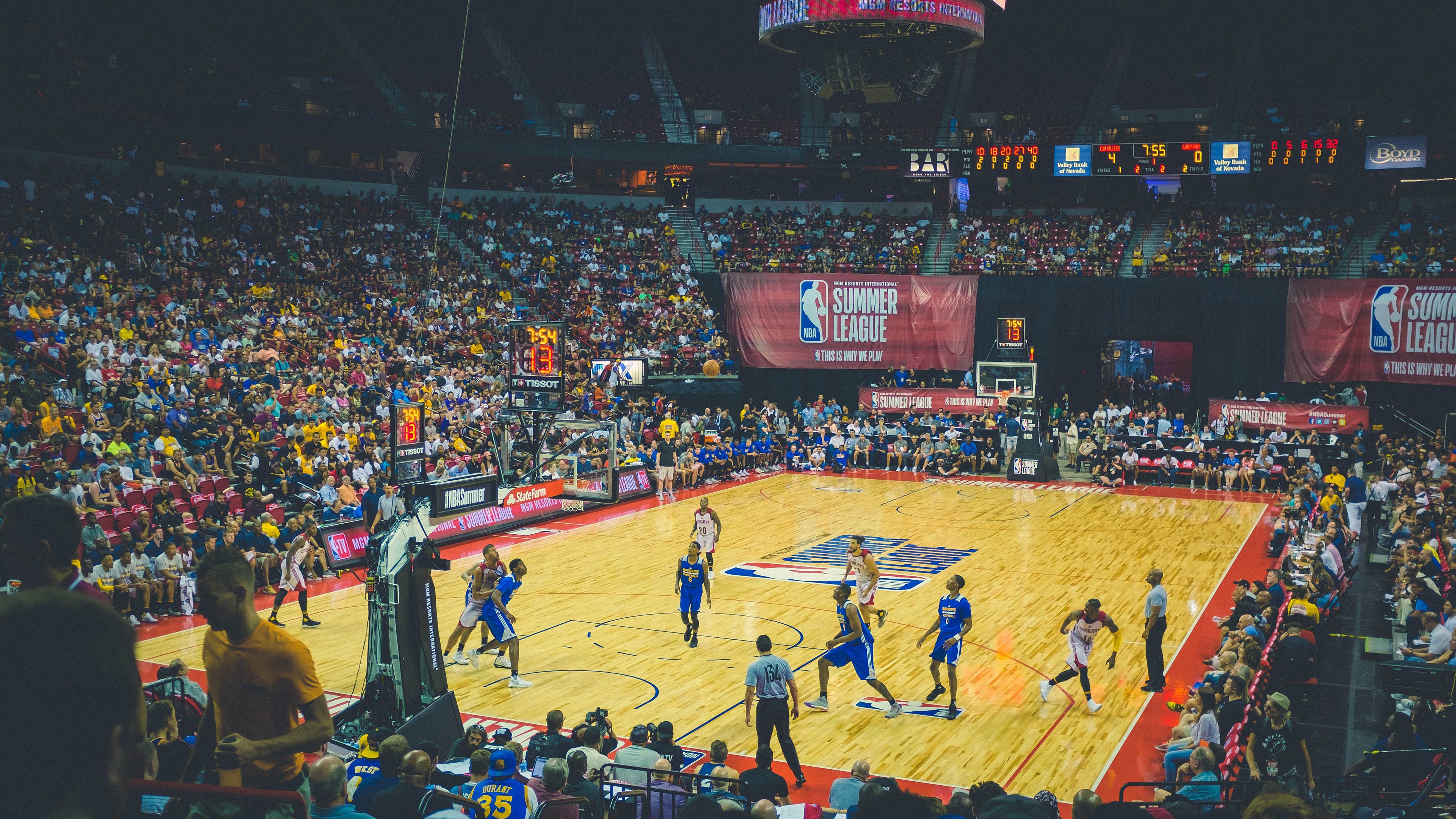 开云平台-职业联赛是否应推动合同公示与薪资透明，参加职业联赛要钱吗